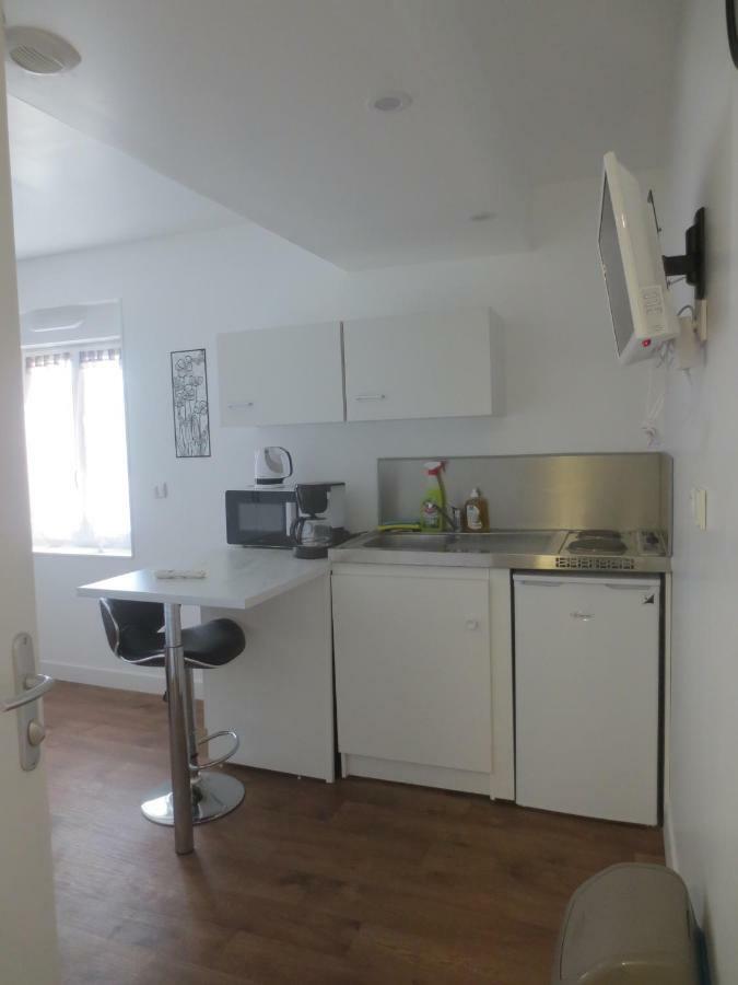 Appartements Et Studios Meubles Au Centre Ville D'Ouzouer Sur Loire Luaran gambar