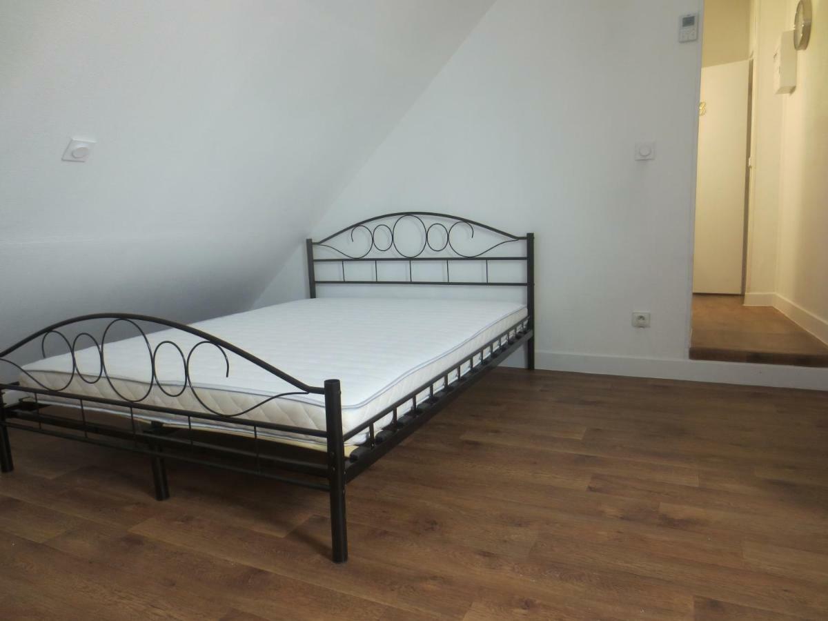 Appartements Et Studios Meubles Au Centre Ville D'Ouzouer Sur Loire Luaran gambar