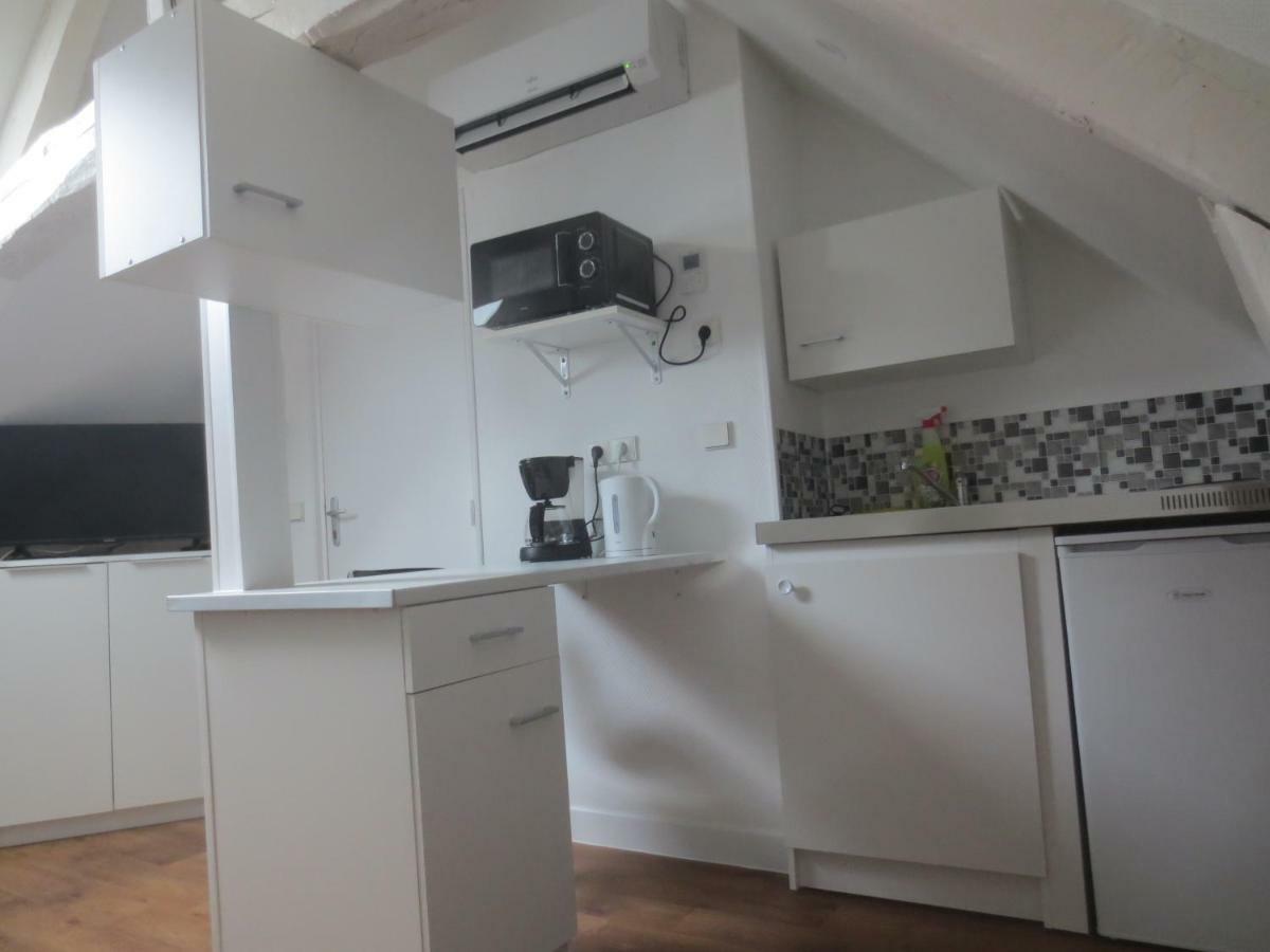Appartements Et Studios Meubles Au Centre Ville D'Ouzouer Sur Loire Luaran gambar